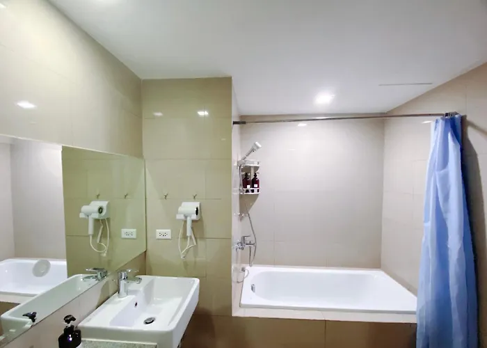 Apartment 120 Sqm 3bedrooms Facing Bay Sunset, Airports, Okada, Solaire, Moa, Free Parking Manila