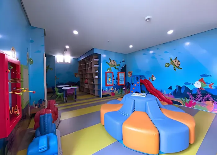 120 Sqm 3bedrooms Facing Bay Sunset, Airports, Okada, Solaire, Moa, Free Parking Apartment *